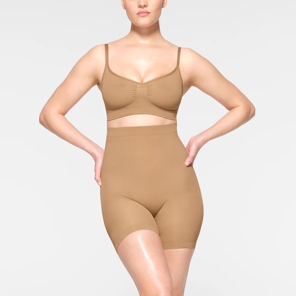 SKIMS Seamless Sculpt Mid Thigh Short